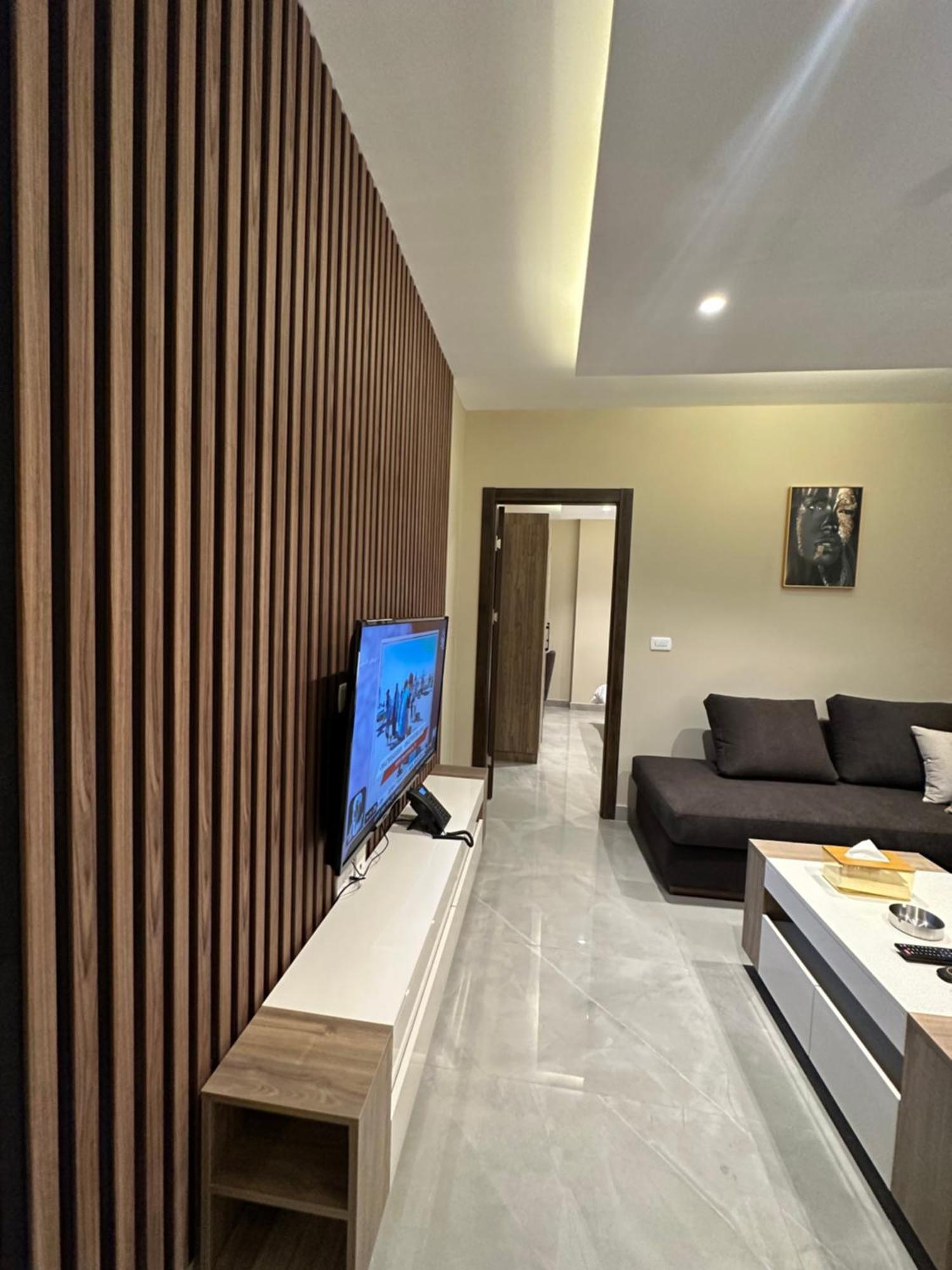 Chic For Rent Ave2-4 *