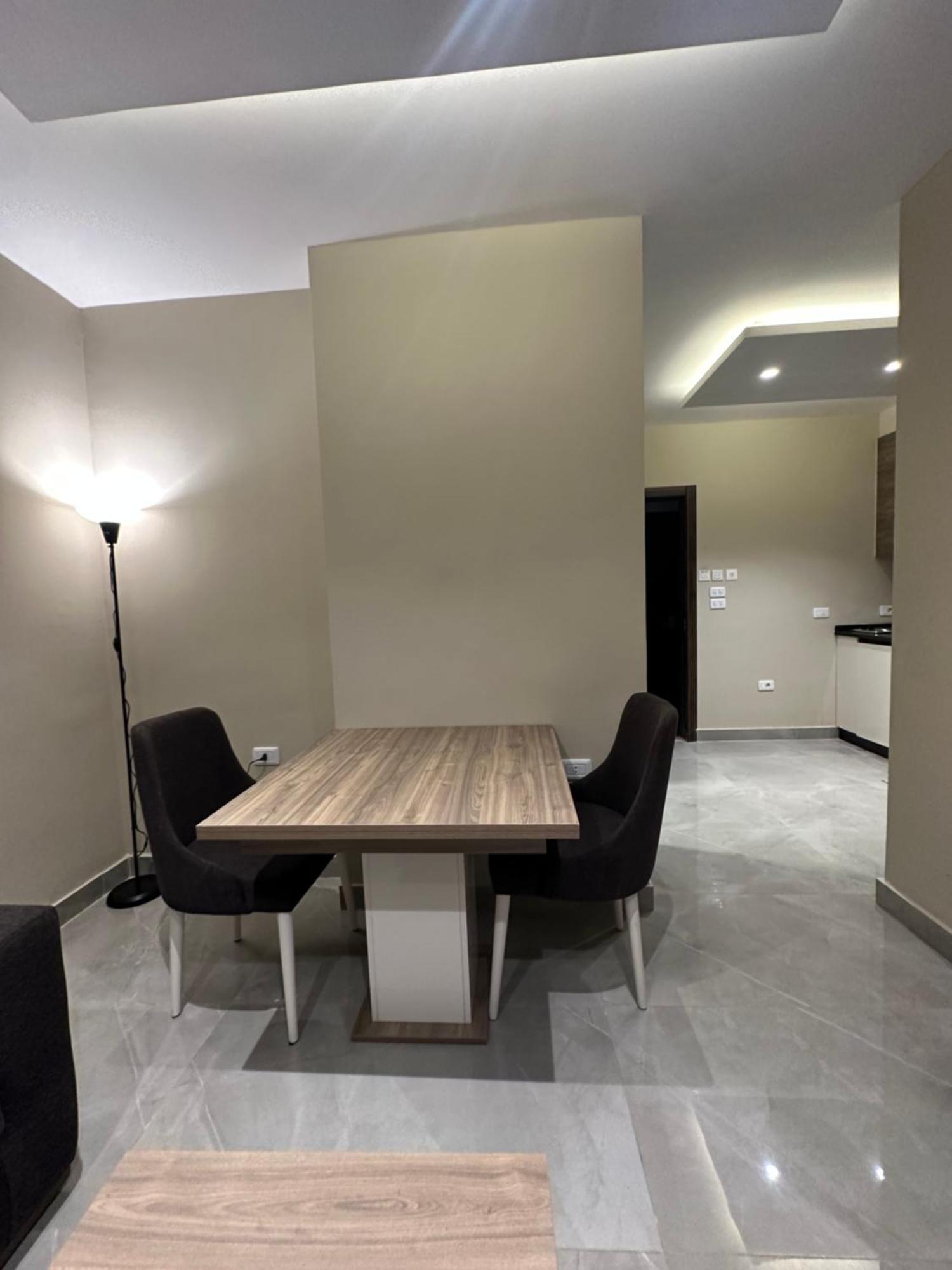 Chic For Rent Ave2-4